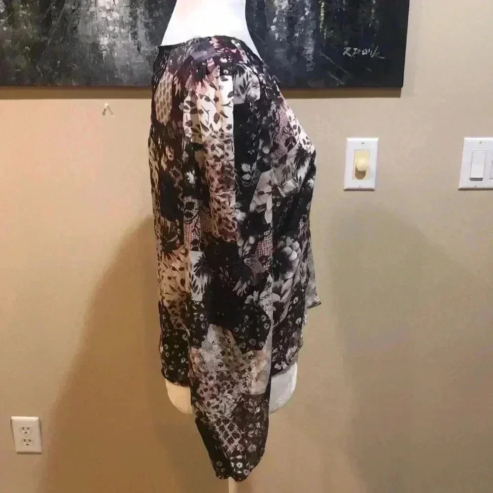 Xhilaration Long Sleeved Sheer Floral Top with Exposed Zipper Back-Size M - Picture 5 of 7